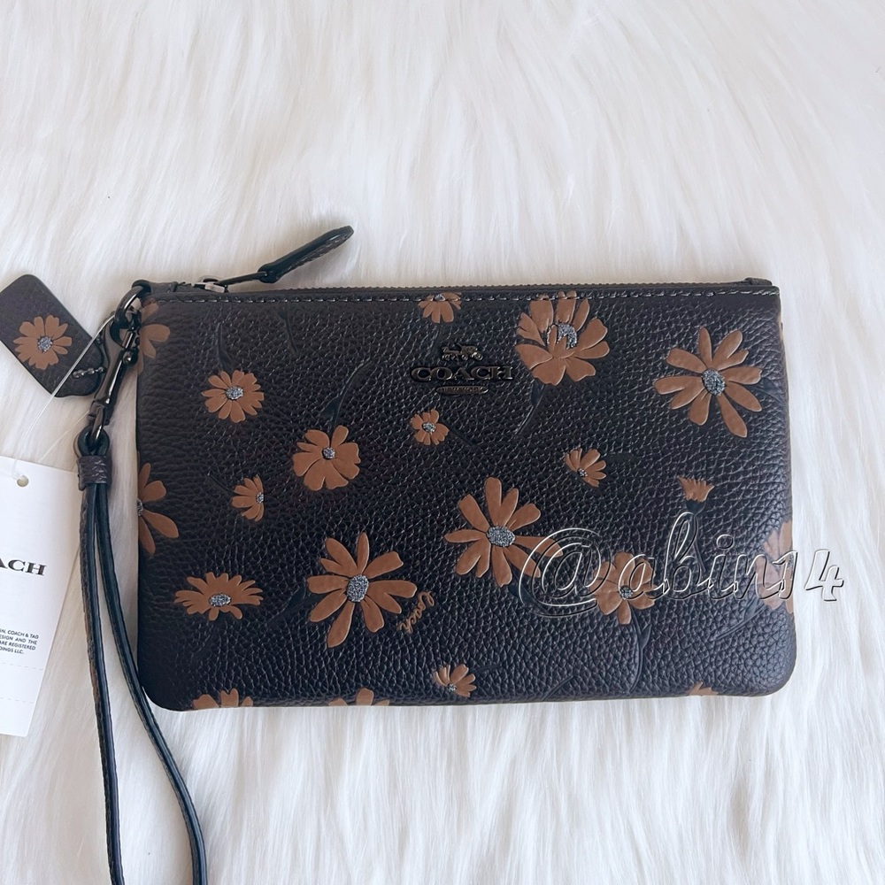 NWT Coach Floral Print Leather Wristlet Clutch